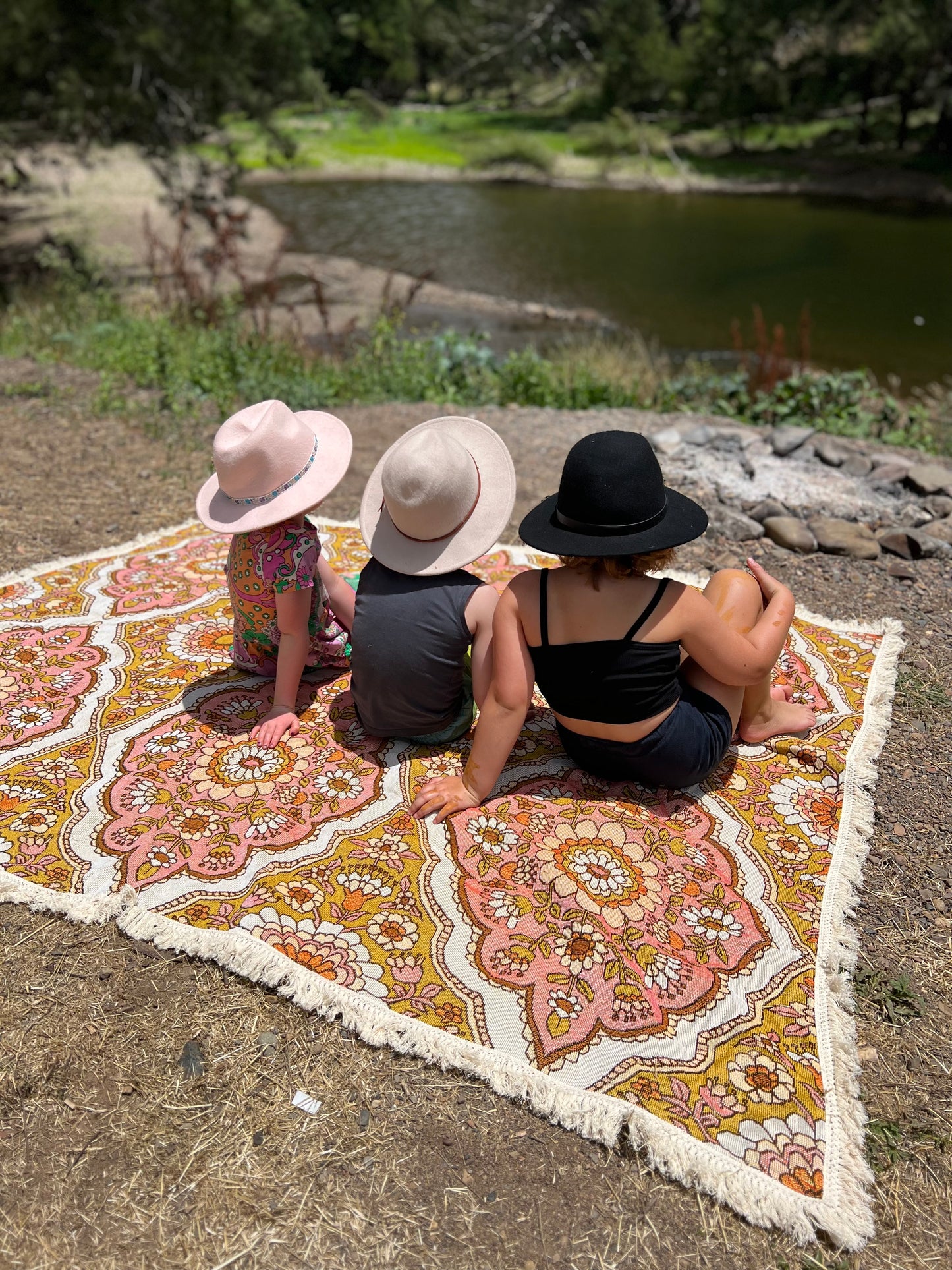 Retro Light Toned Cotton Rug/Blanket