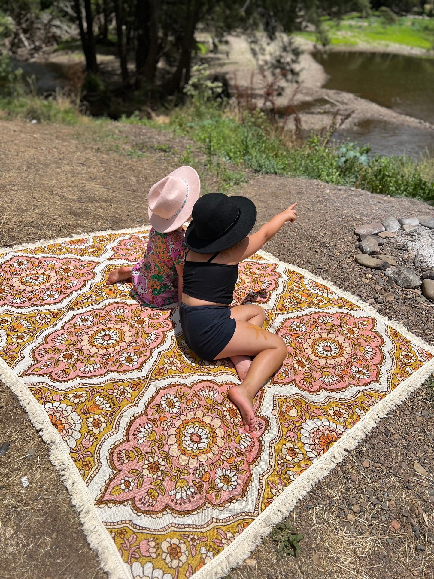 Retro Light Toned Cotton Rug/Blanket