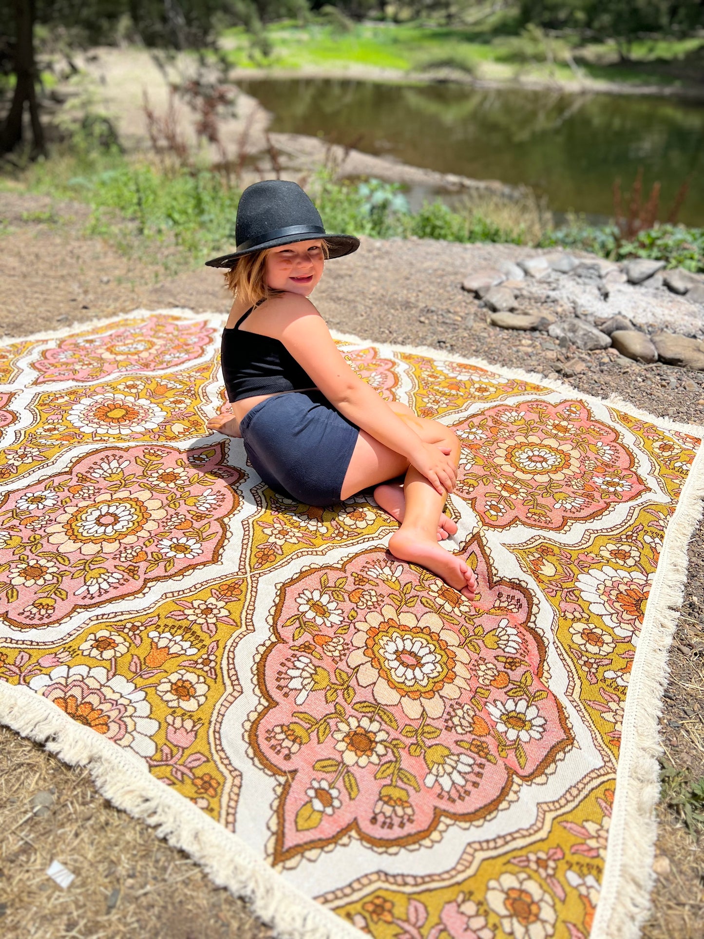 Retro Light Toned Cotton Rug/Blanket
