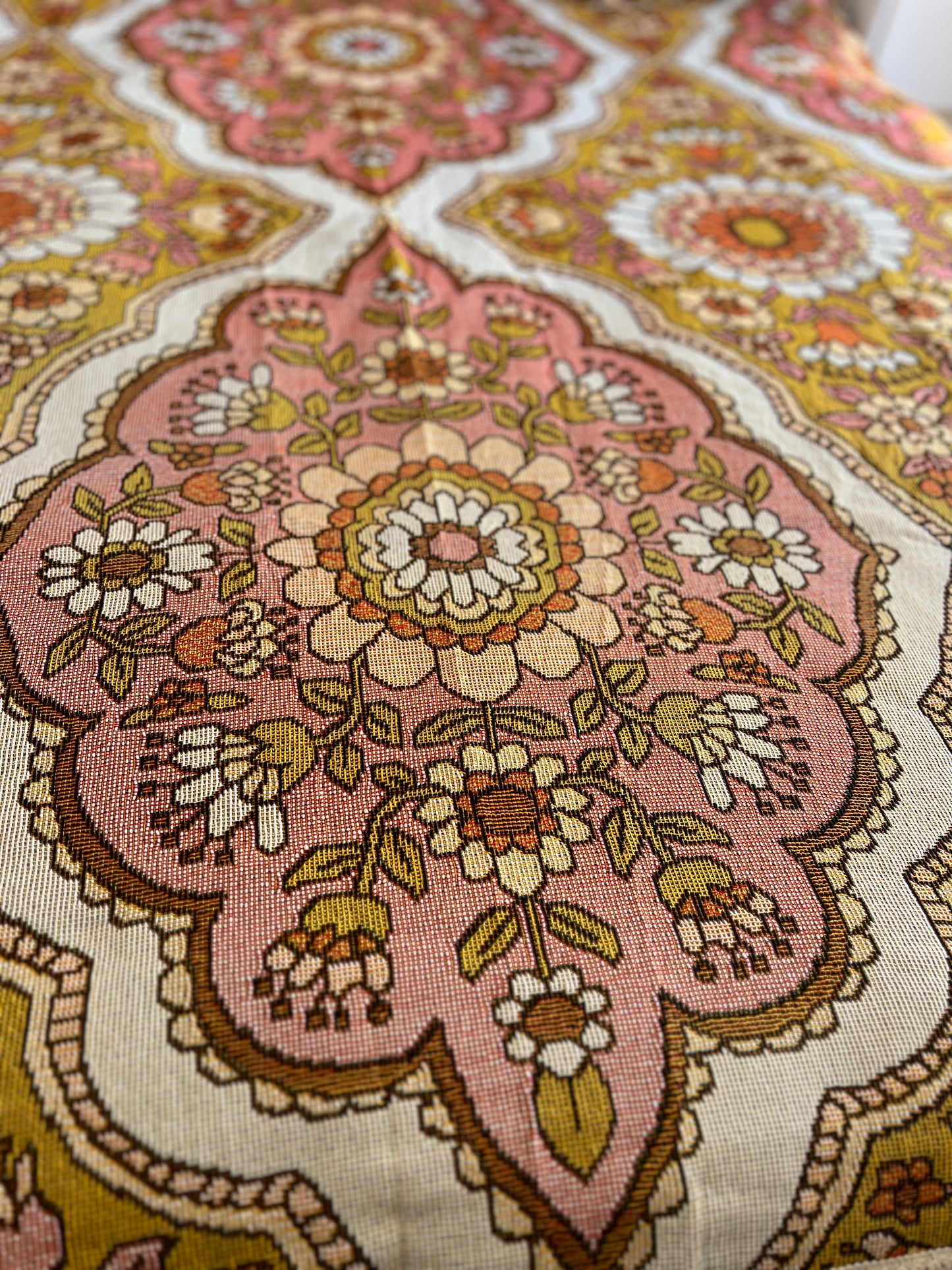 Retro Light Toned Cotton Rug/Blanket
