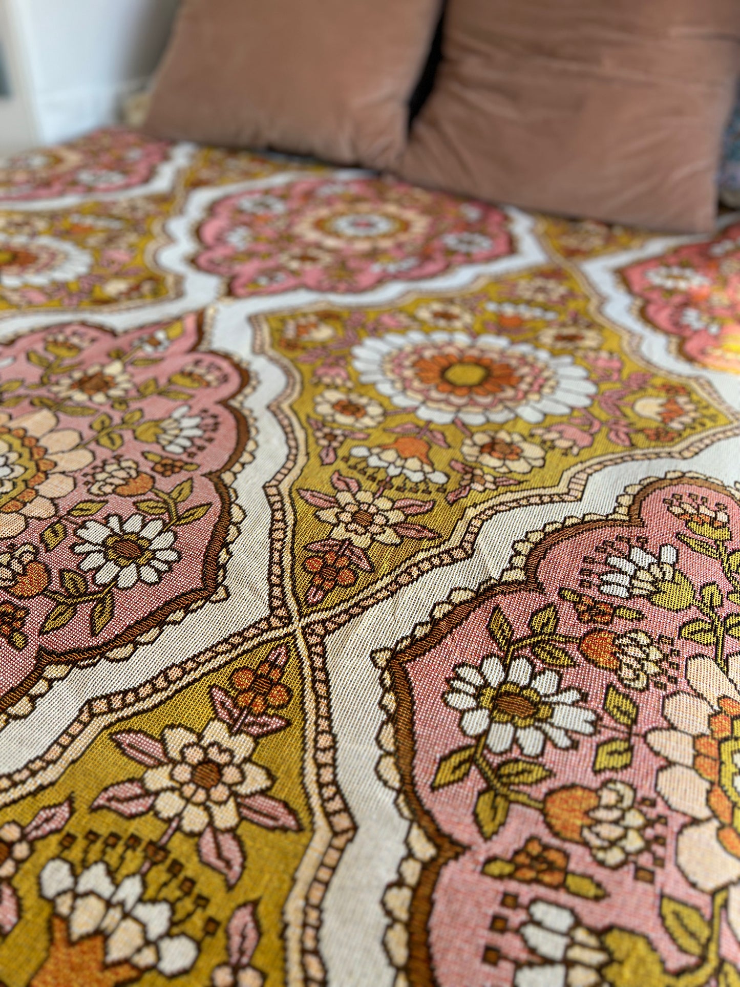 Retro Light Toned Cotton Rug/Blanket
