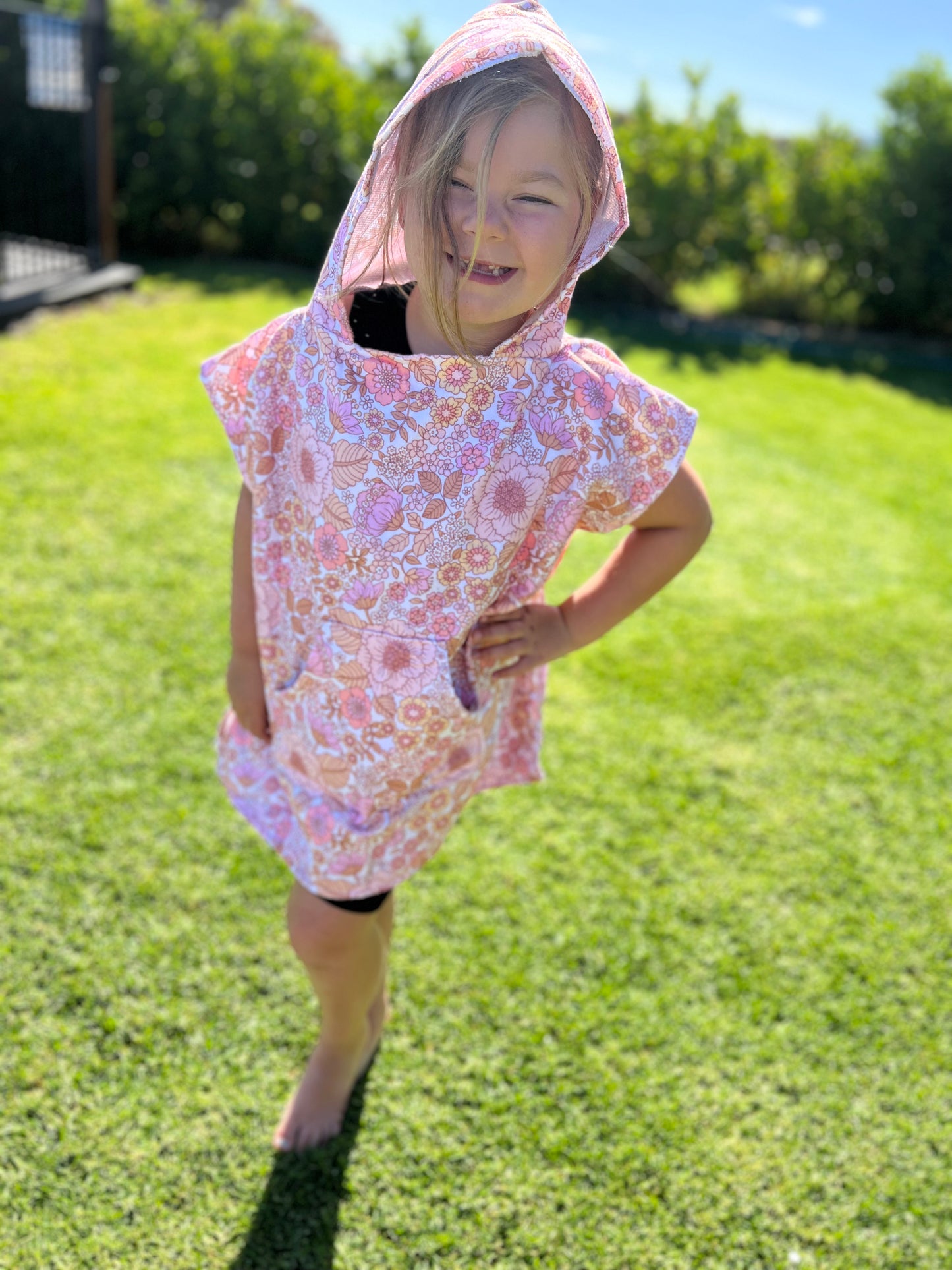 Kids “Poppy” poncho towel