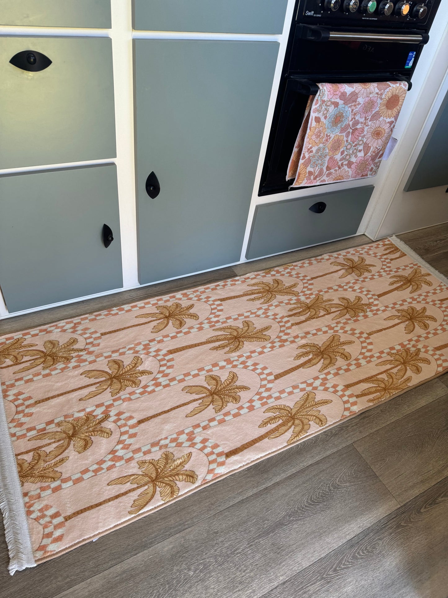 Remi floor rug