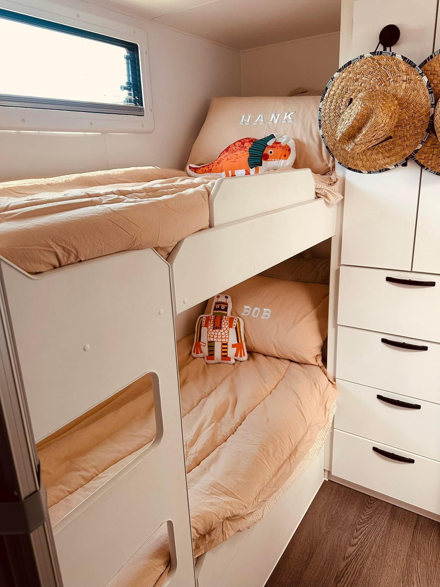 Sand - Bunk