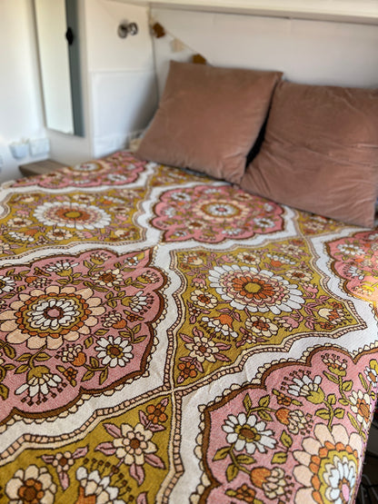 Retro Light Toned Cotton Rug/Blanket