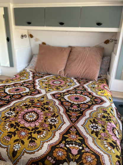 Retro Dark Toned Cotton Rug/Blanket